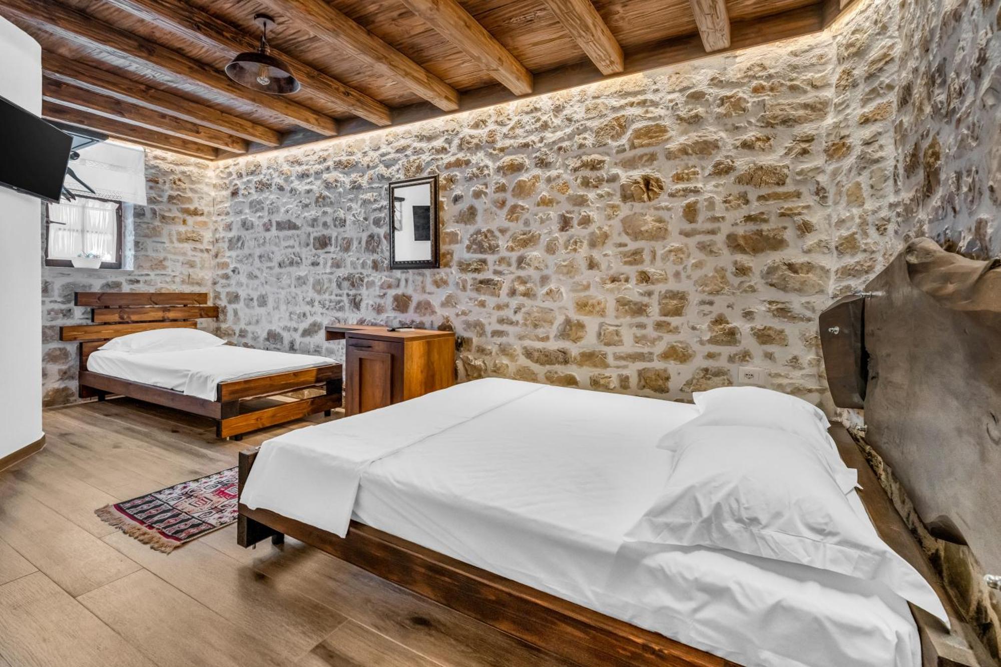 Hotell Bohem Berat